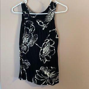 Express Women Nice Sleeveless Black & White Top